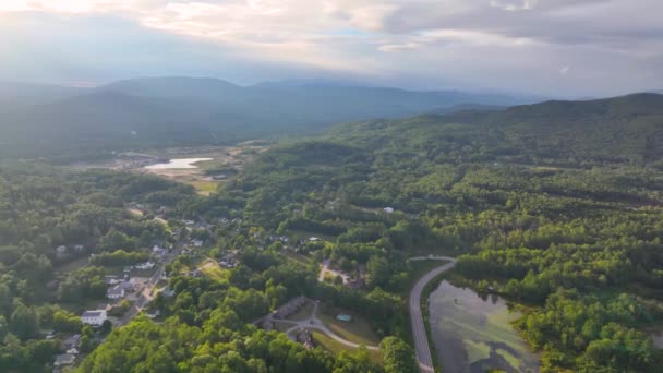 Flying Campton Mountain Summer White Mountain National Forest Background Town — Stock video