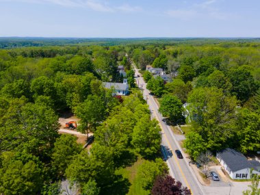 Thompson Hill Tarihi Bölgesi hava manzarası, Thompson Hill köyü, Connecticut CT, ABD 'deki ortak kilise ve kasaba içerir.. 