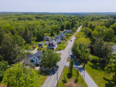 Thompson Hill Tarihi Bölgesi hava manzarası, Thompson Hill köyü, Connecticut CT, ABD 'deki ortak kilise ve kasaba içerir.. 