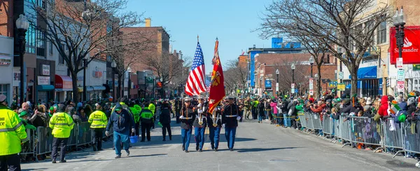 美国马萨诸塞州波士顿圣帕特里克节阅兵式上的阅兵式 — 图库照片