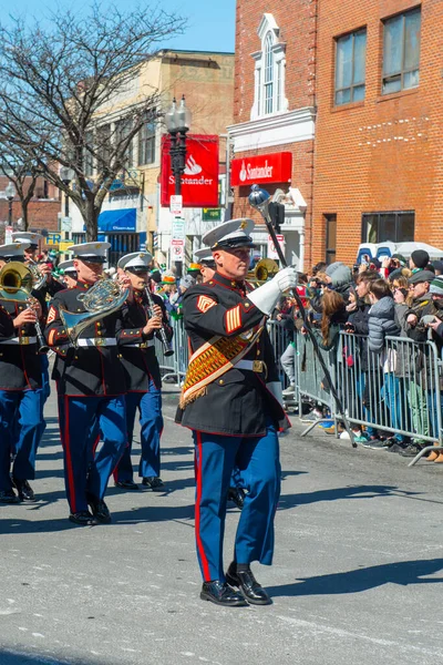 Marche Musique Militaire Sur Défilé Saint Patrick 2018 Boston Massachusetts — Photo