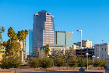 Tucson modern gökdelenler, Tucson, Arizona AZ, ABD 'deki Church Avenue' deki One South Church binası da dahil.. 