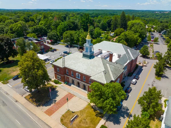 Billerica Halk Kütüphanesi hava görüntüsü 15 Concord Yolu tarihi şehir merkezi Billerica, Massachusetts MA, ABD. 