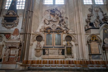 Westminster Abbey 'deki Charles Harbord ve Clement Cottrell anıtı. Kilise, Londra, İngiltere 'de Westminster şehrinde Westminster Sarayı' nın yanında yer almaktadır.. 