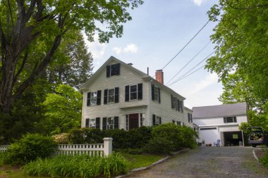 Tarihi Koloni tarzı bina 9 Sandy Point Yolu 'nda tarihi şehir merkezi Lincoln, Massachusetts MA, ABD. 