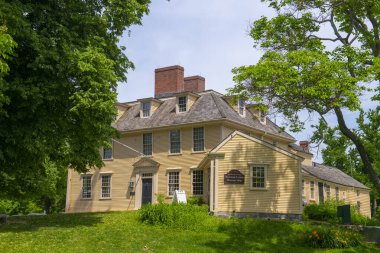 Buckman Tavern is a historic American Revolutionary War site built in 1710 at 1 Bedford Street in historic town center of Lexington, Massachusetts MA, USA. 