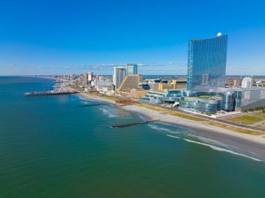 Atlantic City, New Jersey NJ, ABD 'deki Boardwalk' ta Ocean Casino Resort manzarası. 