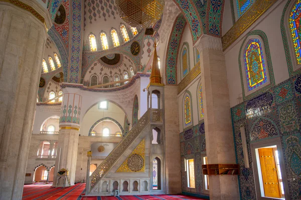 Kocatepe Camii Kocatepe Camii minbar. Cami, Ankara 'nın Çankaya ilçesinin Kizilay ilçesindeki Kocatepe semtindeki en büyük camii.. 