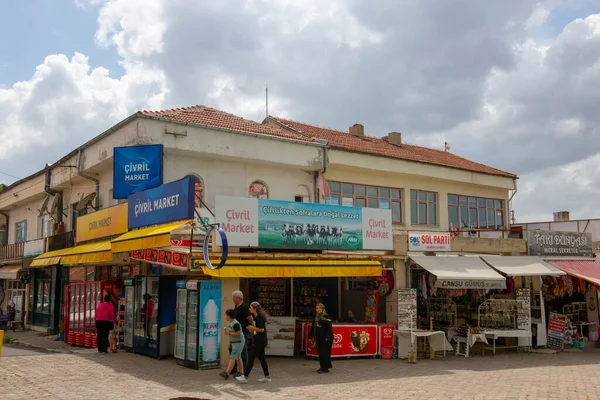トルコ ネブシェヒル州の歴史的な町の中心部にある歴史的な商業ビル — ストック写真