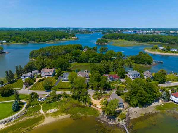 stock image Historic waterfront house aerial view at the mouth of Piscataqua River in town of Rye with New Castle town at the background, New Hampshire NH, USA. 