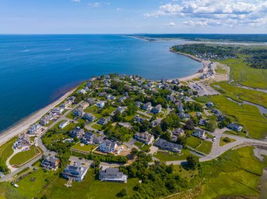 ABD 'nin Massachusetts MA, Scituate kasabasındaki İkinci Uçurum köyü de dahil olmak üzere Liman hava manzarasını kaldırın.. 