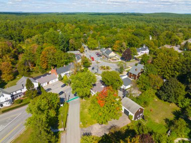 Carlisle tarihi şehir merkezi havacılık manzarası Lowell Caddesi üzerinde Concord Caddesi Rotary ve Town Common tarihi Carlisle, Massachusetts MA, ABD. 