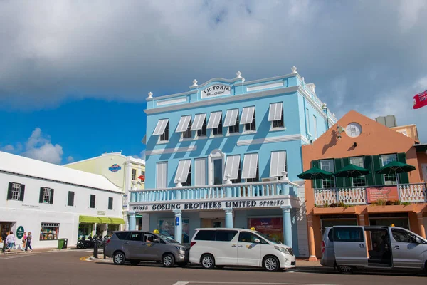 バミューダのハミルトン市内中心部にあるフロントストリートの歴史的な商業ビル ハミルトンはバミューダの首都 — ストック写真