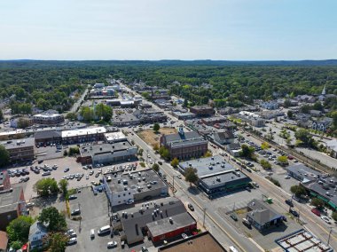 Needham Town Hall hava görüntüsü 1471 Highland Bulvarı tarihi şehir merkezi Needham, Massachusetts MA, ABD.