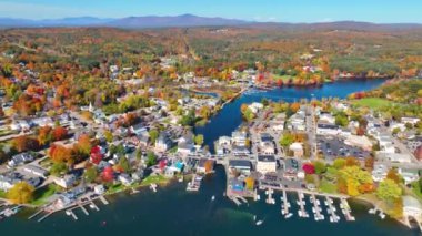 Wolfeboro tarihi şehir merkezi Winnipesaukee Gölü hava manzaralı ana caddede, Wolfeboro kasabası, New Hampshire NH, ABD. 