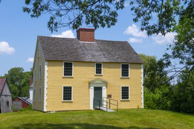 Francis Wyman Evi, Burlington, Massachusetts MA 'nın tarihi şehir merkezinde, Francis Wyman Yolu 56 numarada. Ev 1730 'da inşa edilmiş ve Burlington' daki en eski evdir.. 