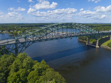 Piscataqua Nehri Köprüsü hava görüntüsü Piscataqua Nehri üzerinden 95 numaralı otoban Portsmouth, New Hampshire 'ı Kittery, Maine, ABD' ye bağlıyor.. 