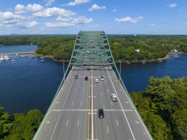 Piscataqua Nehri Köprüsü hava görüntüsü Piscataqua Nehri üzerinden 95 numaralı otoban Portsmouth, New Hampshire 'ı Kittery, Maine, ABD' ye bağlıyor.. 