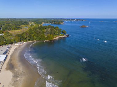 Beverly, Massachusetts MA, ABD 'deki Beverly Sahili' nde dalgalı West Beach hava manzaralı.. 