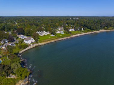 Beverly Cove 'daki Patch Beach ve Brackenbury Sahili hava manzarası sonbaharda Beverly, Massachusetts MA, ABD' de Curtis Point ile.. 