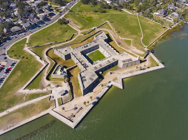 Castillo de San Marcos hava manzaralı St. Augustine, Florida FL, ABD. Bu kale, Birleşik Devletler 'in en eski ve en büyük taş kalesidir ve şimdi ABD Ulusal Anıtı' dır..