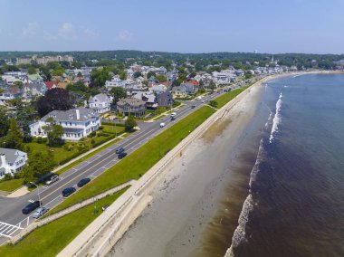 Lynn City sahilindeki Lynn Shore Drive 'daki King' s Beach hava görüntüsü ve Essex County, Massachusetts MA, ABD. 