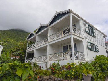 Juliana 'nın Windwardside' daki oteli Saba, Karayip Hollanda 'daki tarihi kasaba merkezi.. 
