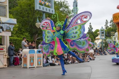 Mickey 'nin Anaheim, Kaliforniya' daki Disneyland Park 'taki Ses Yürüyüşü, ABD. 