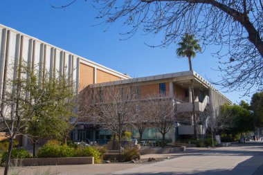 Arizona State Üniversitesi 'ndeki W. P. Carey İşletme Fakültesi ASU ana kampüsü Tempe, Arizona AZ, ABD. 