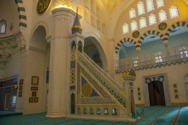 Melike Hatun Camii 'nin Minbar' ı. Cami, Ankara 'nın eski semtinde klasik bir Osmanlı tarzı.. 