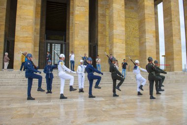 Ankara şehir merkezinde Mustafa Kemal Atatürk anıtı Anitkabir 'de nöbetçi değiştirme töreni. 