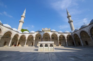Süleyman Camii Camii, İstanbul 'un Fatih ilçesine bağlı Osmanlı İmparatorluk Camii. İstanbul Tarihi Alanları, 1985 yılından bu yana UNESCO 'nun Dünya Mirasları Alanıdır.. 