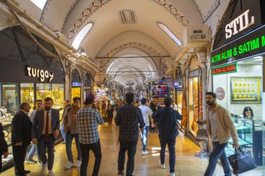 İstanbul, Beyazit istasyonu yakınlarındaki Fatih ilçesinde Kapali Carsi (Kapali) iç kesiminde. Tarihi İstanbul UNESCO 'nun Dünya Mirası Bölgesi. 