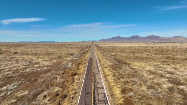 Arizona Route 186 Med Dos Cabezas Bergen Bakgrunden Nära Chiricahua — Stockvideo