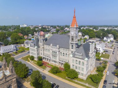 Fall River Duruşma Saltanat ve Aile Mahkemesi dahil olmak üzere, Fall River şehir merkezindeki 289 Rock Street, Massachusetts MA, ABD. Bu bina eskiden B.M.C. Durfee Lisesi 'ydi.. 