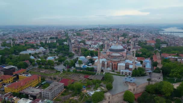 Blaue Moschee Und Hagia Sophia Luftaufnahme Von Sultan Ahmet Park — Stockvideo