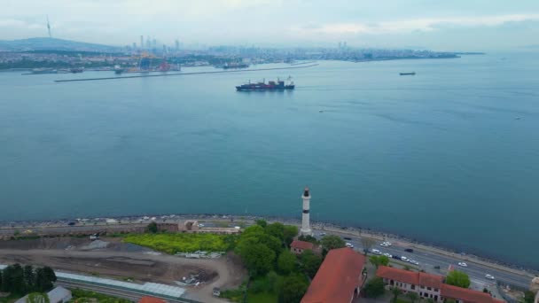 Ahirkapi Vuurtoren Luchtfoto Sultanahmet Met Bosporus Straat Hagia Sophia Achtergrond — Stockvideo