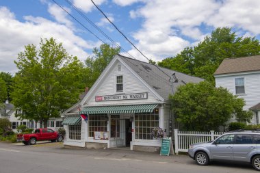 Tarihi kent merkezi Hollis 'teki Monument Meydanı' ndaki Monument Square Market, New Hamshire NH, ABD. 
