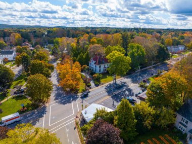 Walpole tarihi şehir merkezi hava manzarası ana caddedeki Town Common, Walpole, Massachusetts MA, ABD. 