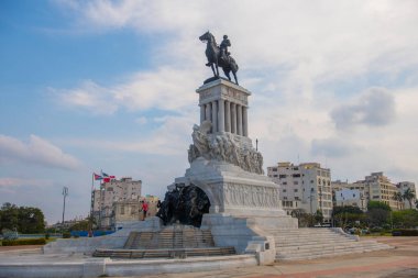 Eski Havana 'da (La Habana Vieja) bulunan Maximo Gomez' in Park Marwheels del 71 Anıtı. Eski Havana bir Dünya Mirası Alanı.  