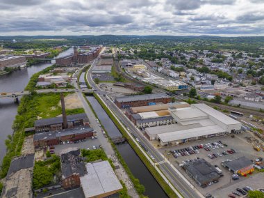 Ayer Mills ve Merrimack Nehri yakınlarındaki Güney Kanalı hava manzarası Lawrence, Massachusetts MA, ABD. Tarihi bina 1910 'da inşa edildi ve şimdi terk edildi.. 