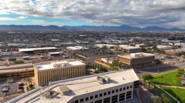 Arizona Eyalet Kongre Binası, Eyalet Senatosu, Temsilciler Meclisi Binası ve ABD 'nin Arizona AZ kentindeki Wesley Bolin Memorial Plaza hava manzarası. 