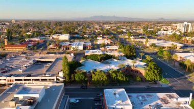Mesa şehir merkezi hava görüntüsü Center Caddesi 'nde gün batımında Pepper Place, Mesa, Arizona AZ, ABD. 