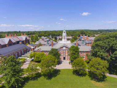 Phillips Exeter Akademisi Akademi Binası tarihi şehir merkezi Exeter, New Hampshire NH, ABD 'de. Bu bina kampüsün ana binası.. 