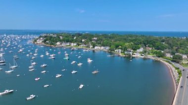 Marblehead Limanı hava manzaralı yatlar ABD 'nin Massachusetts MA eyaletindeki Marblehead kasabasında demirli.. 