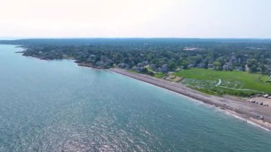 Marblehead, Massachusetts MA, ABD 'deki Marblehead Limanı' ndaki Devereux Beach hava görüntüsü..