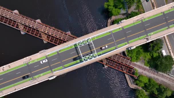 Bovenaanzicht Boston University Bridge Brug Steekt Charles River Met Cambridge — Stockvideo