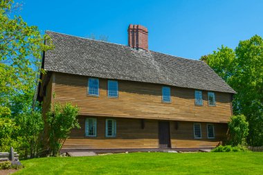 ABD 'nin Massachusetts MA eyaletinin tarihi Topsfield kentindeki Town Common' da 1 Howlett Caddesi 'ndeki Gould Barn. Bu bina Topsfield Tarih Topluluğu.. 