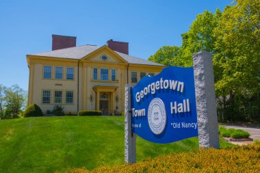 Georgetown Belediye Binası Georgetown, Massachusetts MA, ABD 'nin tarihi şehir merkezinde 1 Library Caddesi' nde.. 