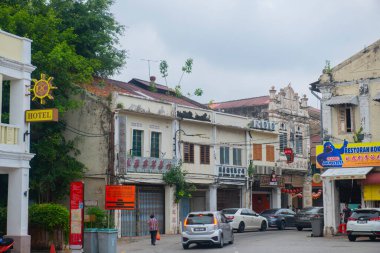 Tarihi şehir merkezi Melaka, Malezya 'daki Jalan Kampung Pantai Caddesi' ndeki tarihi ticari binalar. Malacca Boğazı 'nın tarihi şehirleri UNESCO' nun Dünya Mirası Alanıdır.. 